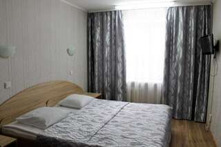 Отель Гостиница Турист Могилев Стандартный двухместный номер с 2 отдельными кроватями-1